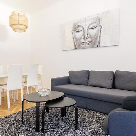 Hemeras Boutique Homes Luxury 4Bdr Close To Duomo ミラノ エクステリア 写真
